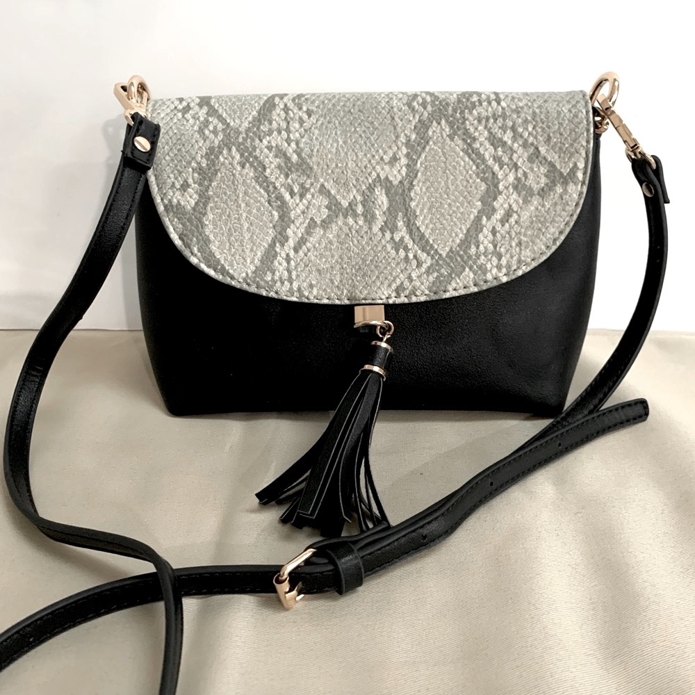 Urban Expressions Crossbody